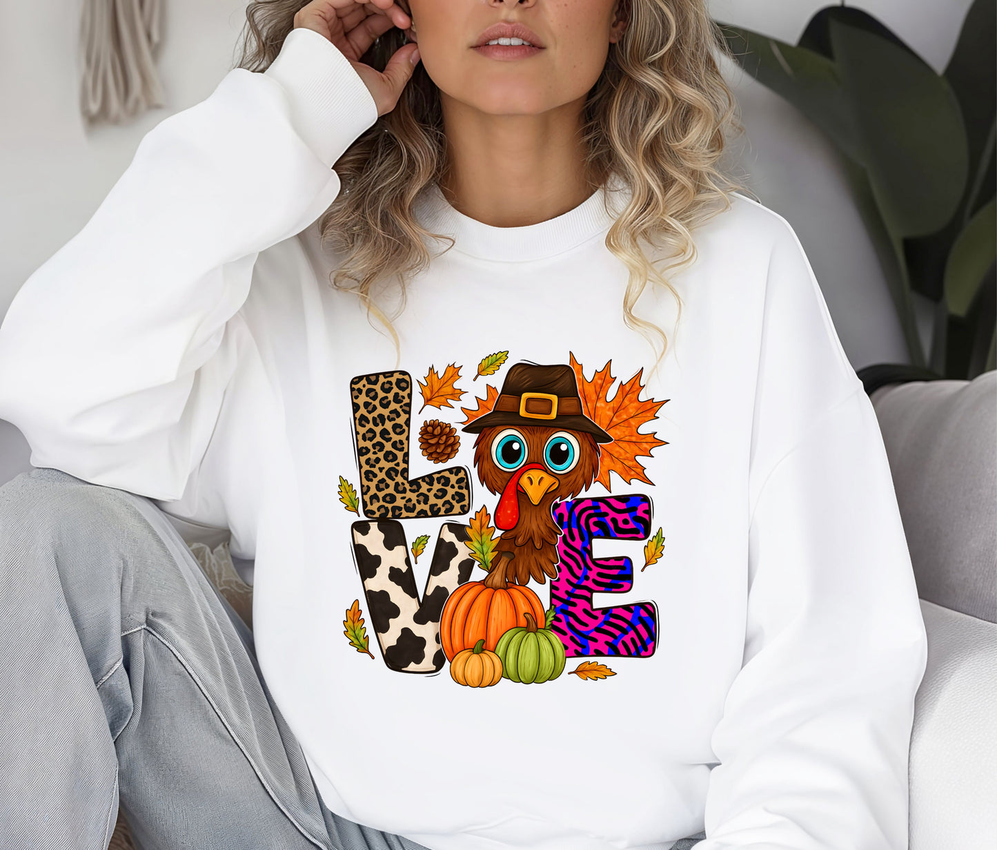 🦃 Thanksgiving Turkey “LOVE” Sweatshirt – Matching Fall Outfit for Moms & Kids