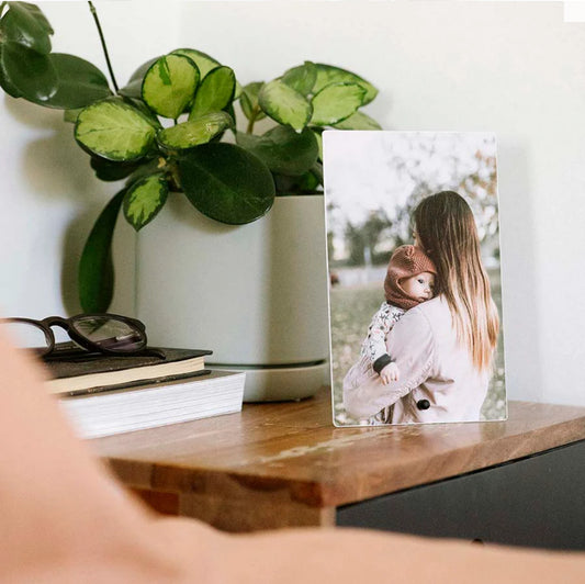 Aluminum Photo Frame 20×25 cm – Sleek Metal Frame, 1 mm Thick, Modern Wall & Tabletop Display for Photos, Prints, Certificates, or Artwork