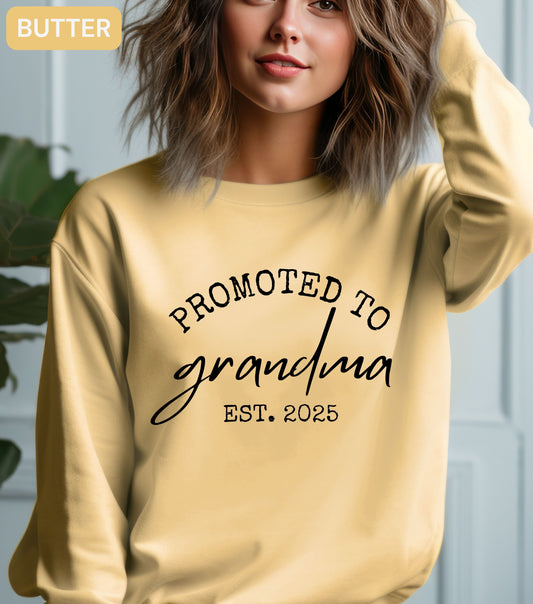 Growing a Tiny Woman Sweatshirt – Funny Feminist Sweatshirt, Empowerment Quote Shirt, Self-Growth Crewneck, Women’s Motivational Gift, Cozy Oversized Unisex Pullover (Copy)