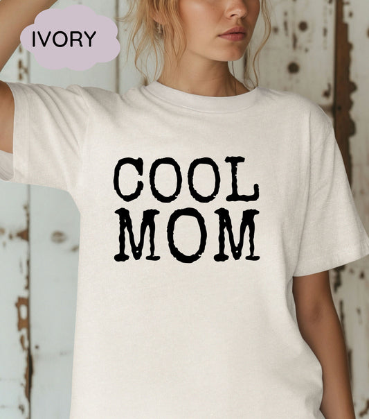 Mom Shirt – Cute & Comfy Graphic Tee for Moms – Motherhood Gift Shirt – Minimalist Mama Shirt – Soft Comfort Colors